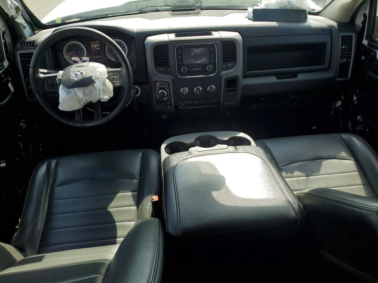 2021 RAM 1500 CLASSIC TRADESMAN — Фото 8 из 13