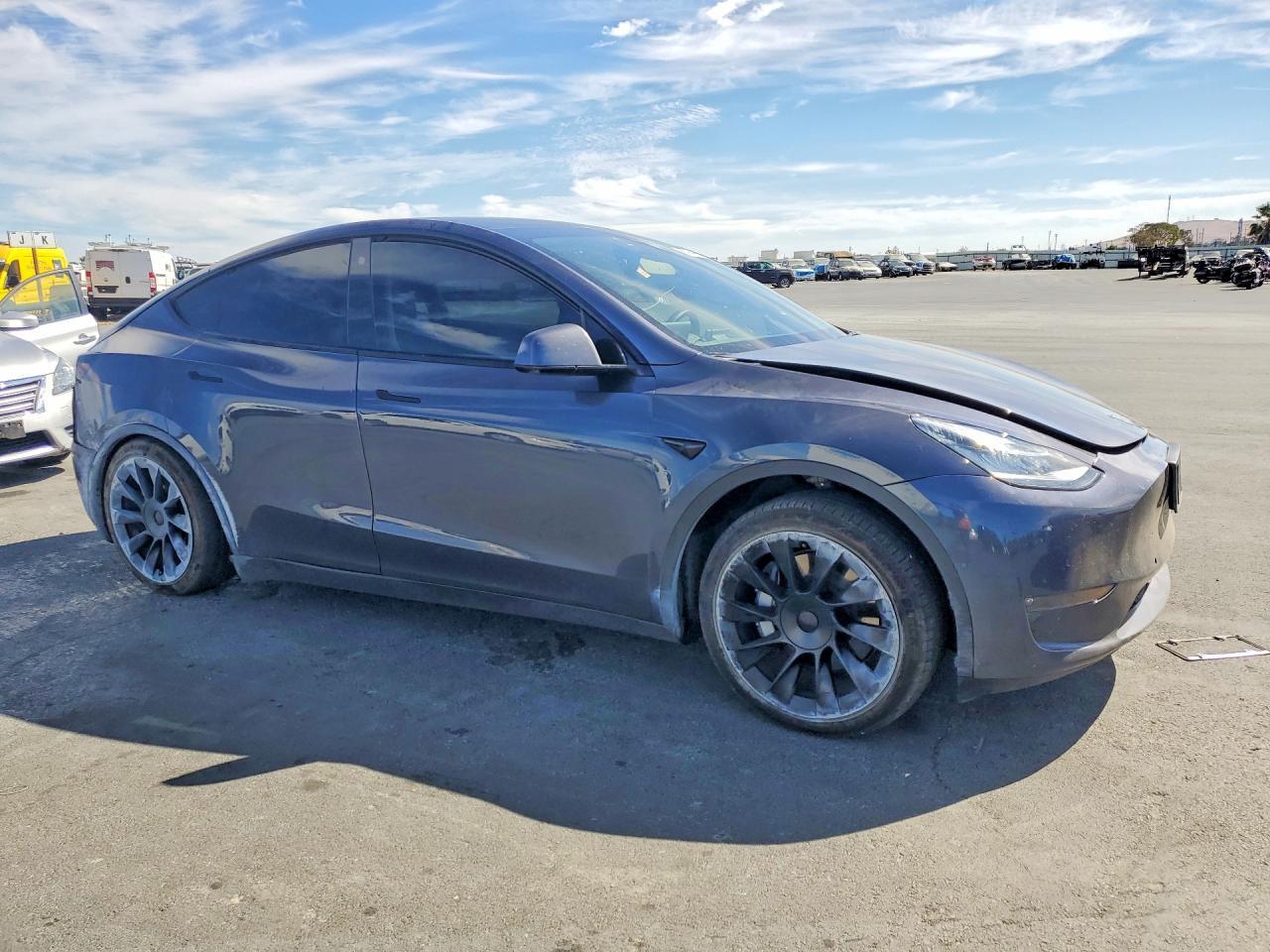 2021 TESLA MODEL Y — Фото 4 из 12