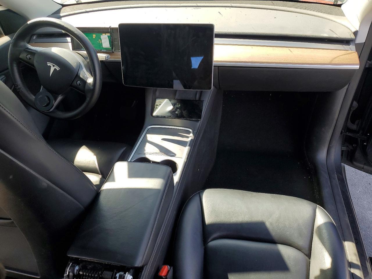 2021 TESLA MODEL Y — Фото 8 из 12
