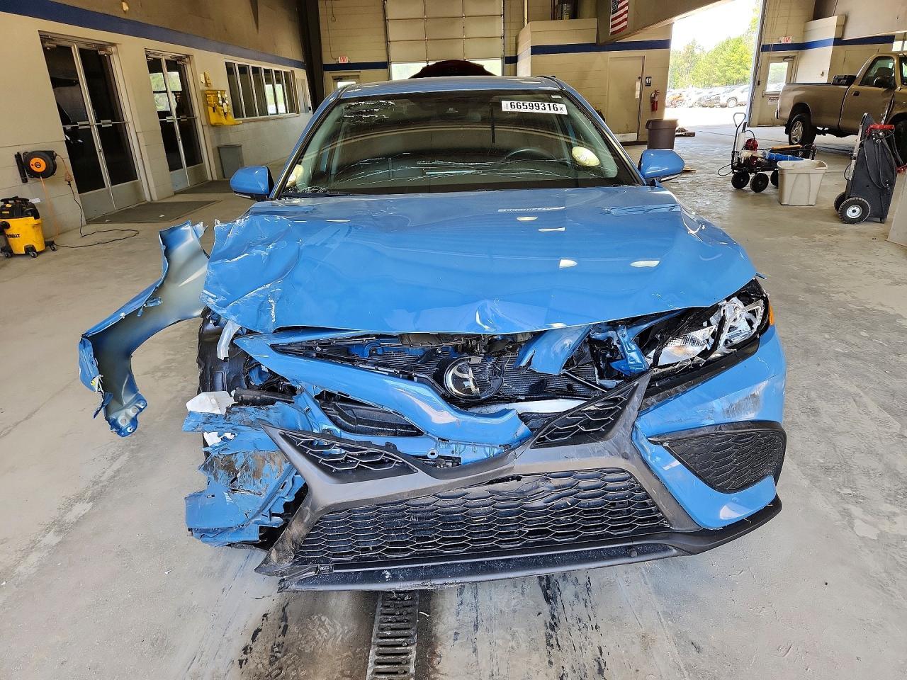 2023 TOYOTA CAMRY SE — Фото 5 из 12