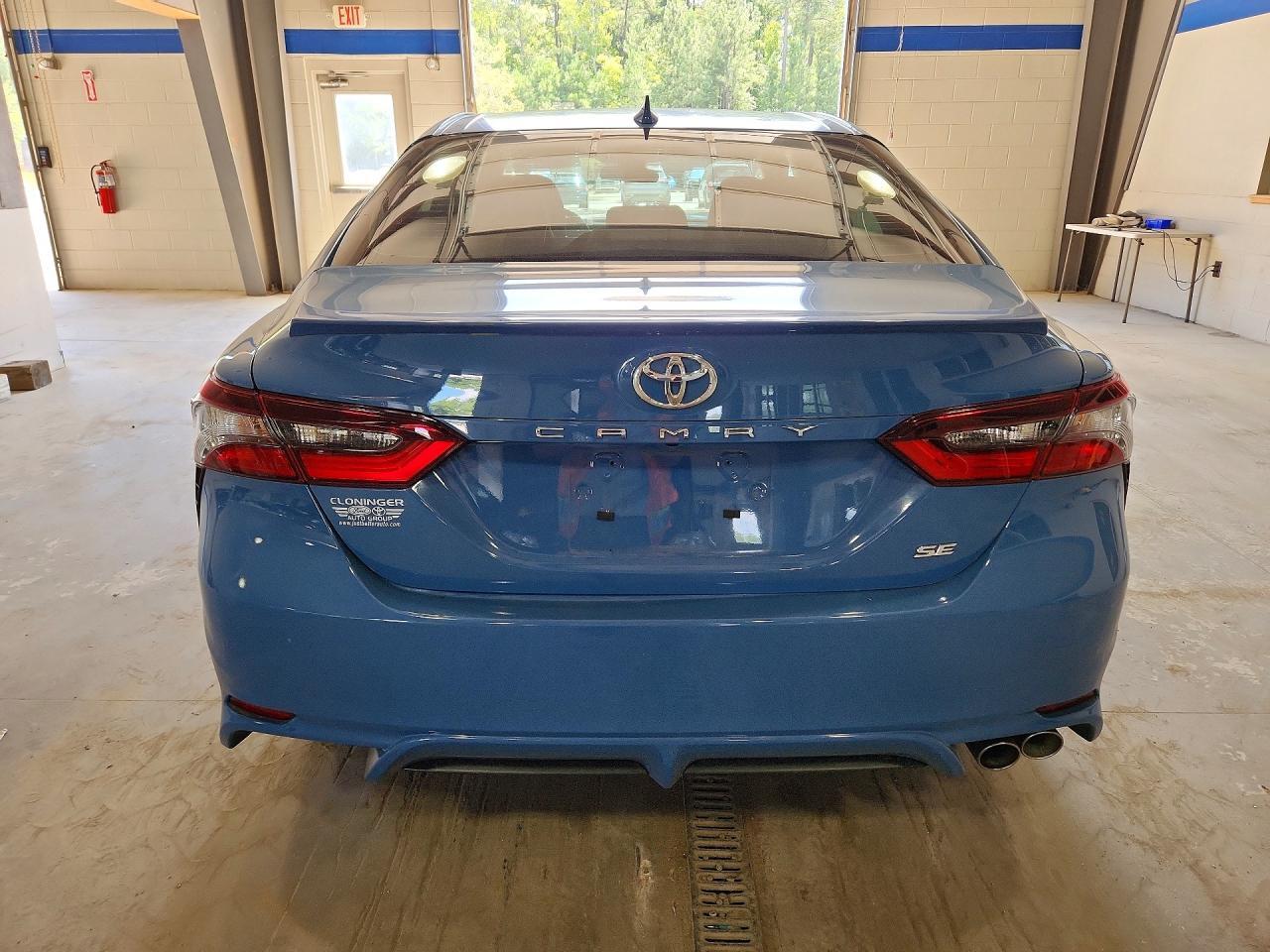 2023 TOYOTA CAMRY SE — Фото 6 из 12