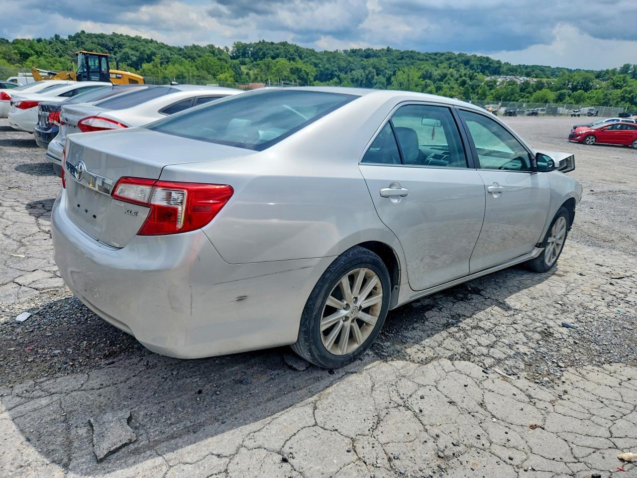 2014 TOYOTA CAMRY XLE — Фото 3 из 12