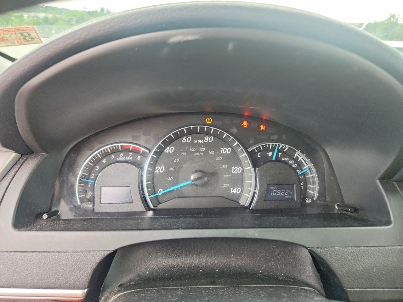 2014 TOYOTA CAMRY XLE — Фото 9 из 12