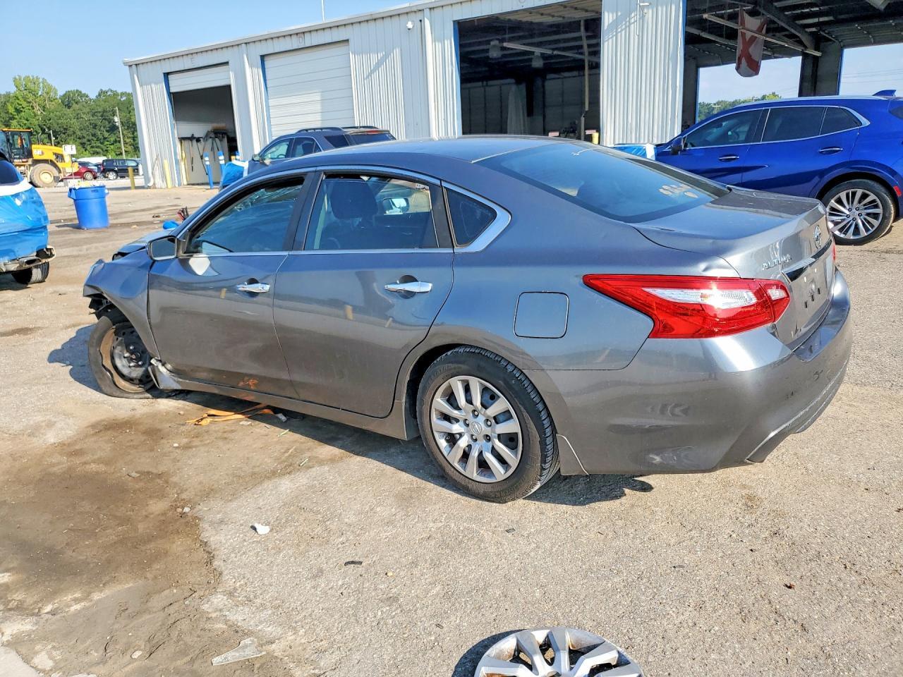 2015 NISSAN ALTIMA 2.5 S — Фото 2 из 12