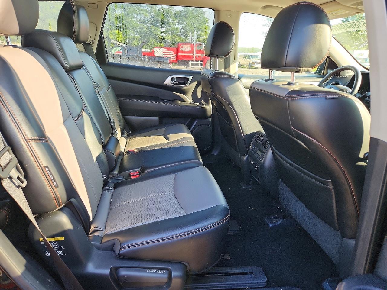 2019 NISSAN PATHFINDER SL — Фото 11 из 13