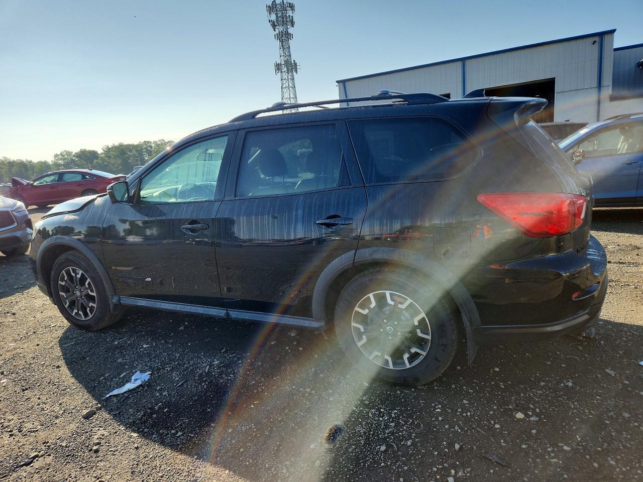 2019 NISSAN PATHFINDER SL — Фото 2 из 13
