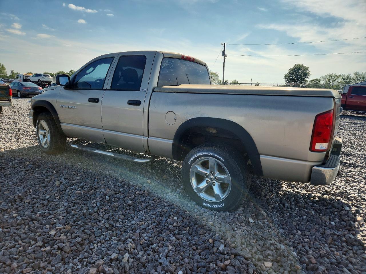 2004 DODGE RAM 1500 ST — Фото 2 из 13