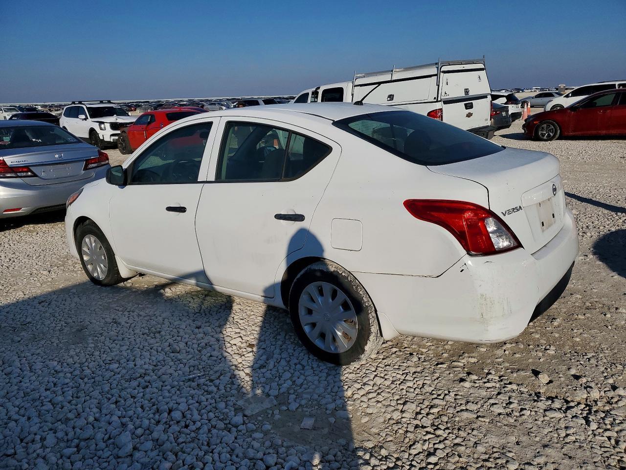 2015 NISSAN VERSA S — Фото 2 из 12