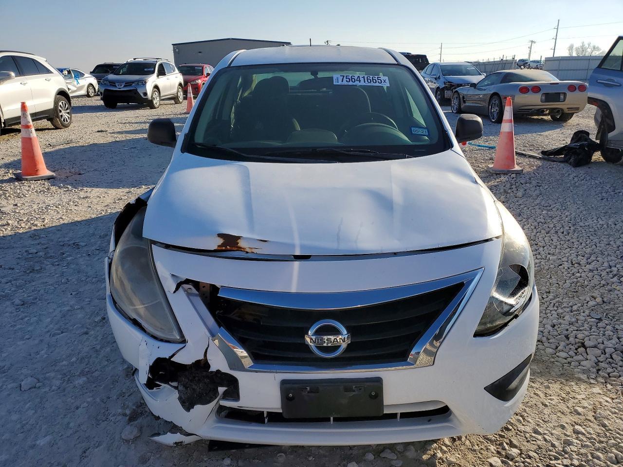 2015 NISSAN VERSA S — Фото 5 из 12