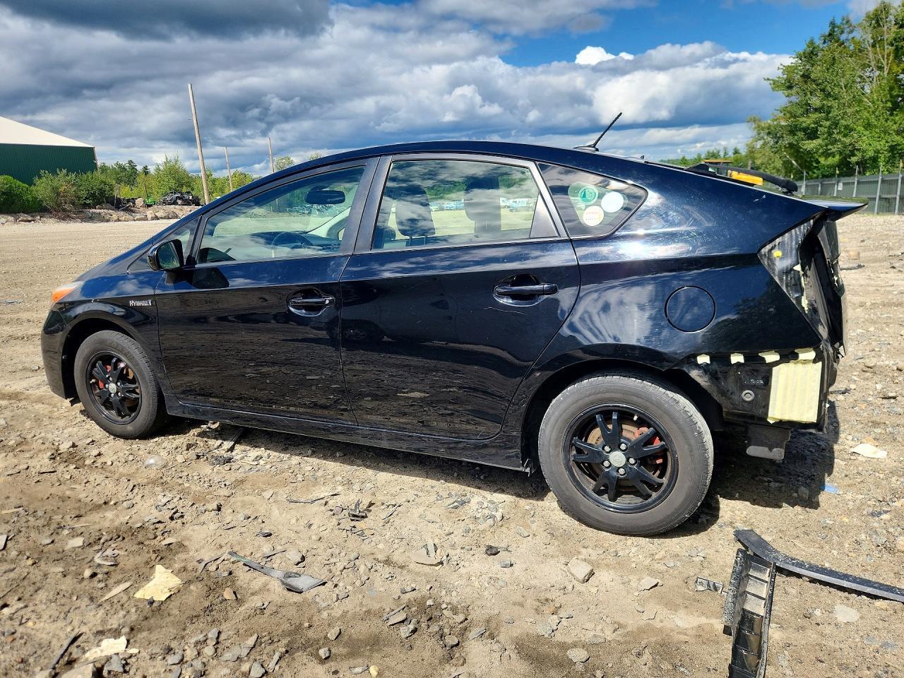 2015 TOYOTA PRIUS FOUR — Фото 2 из 12