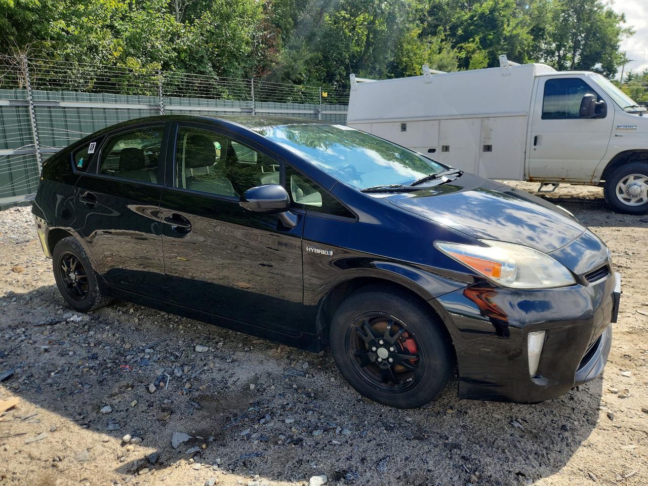 2015 TOYOTA PRIUS FOUR — Фото 4 из 12