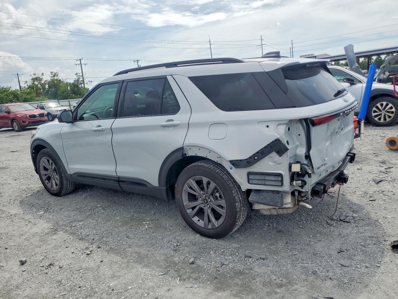 2026 FORD EXPLORER ACTIVE — Фото 2 из 14