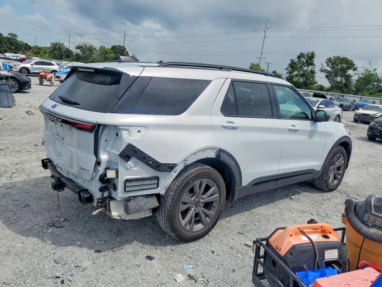 2026 FORD EXPLORER ACTIVE — Фото 3 из 14