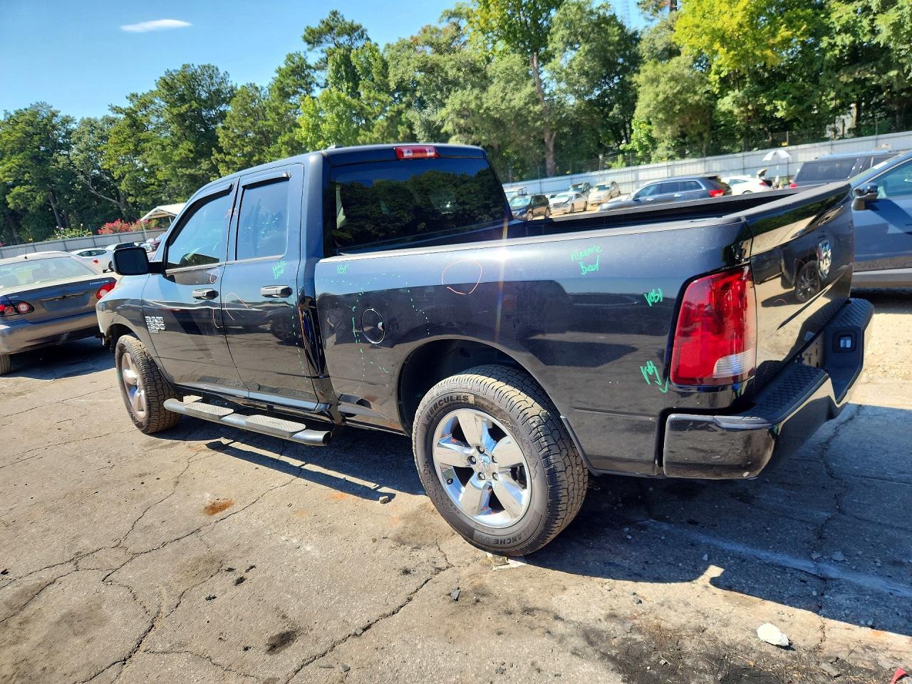 2019 RAM 1500 CLASSIC TRADESMAN — Фото 2 из 12