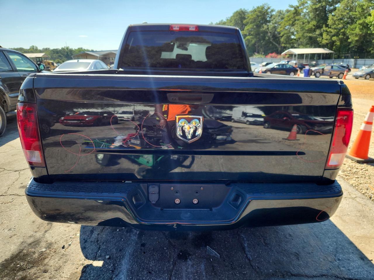 2019 RAM 1500 CLASSIC TRADESMAN — Фото 6 из 12