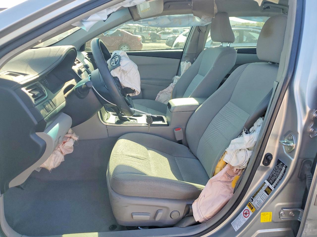 2015 TOYOTA CAMRY LE — Фото 7 из 12