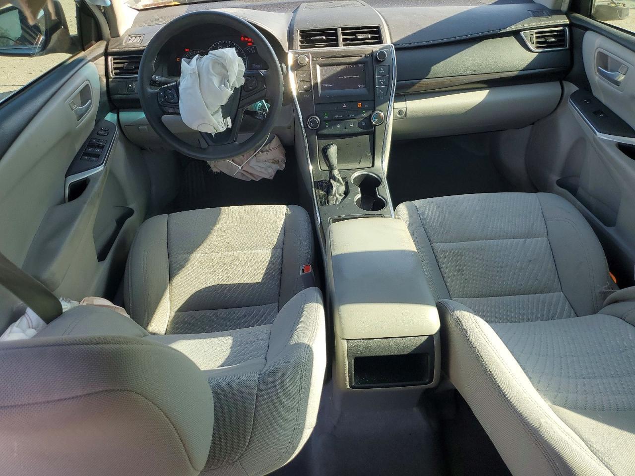 2015 TOYOTA CAMRY LE — Фото 8 из 12