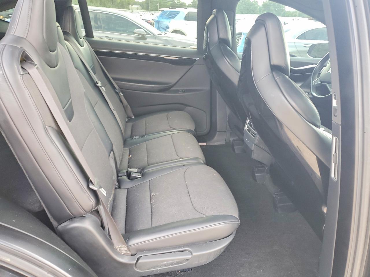 2017 TESLA MODEL X — Фото 10 из 12