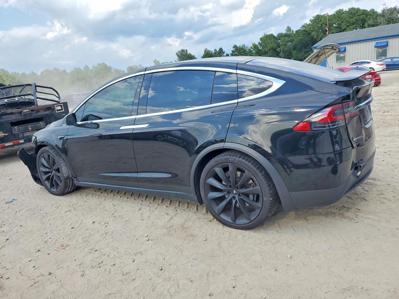 2017 TESLA MODEL X — Фото 2 из 12