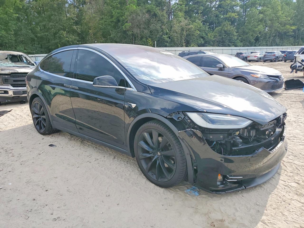 2017 TESLA MODEL X — Фото 4 из 12