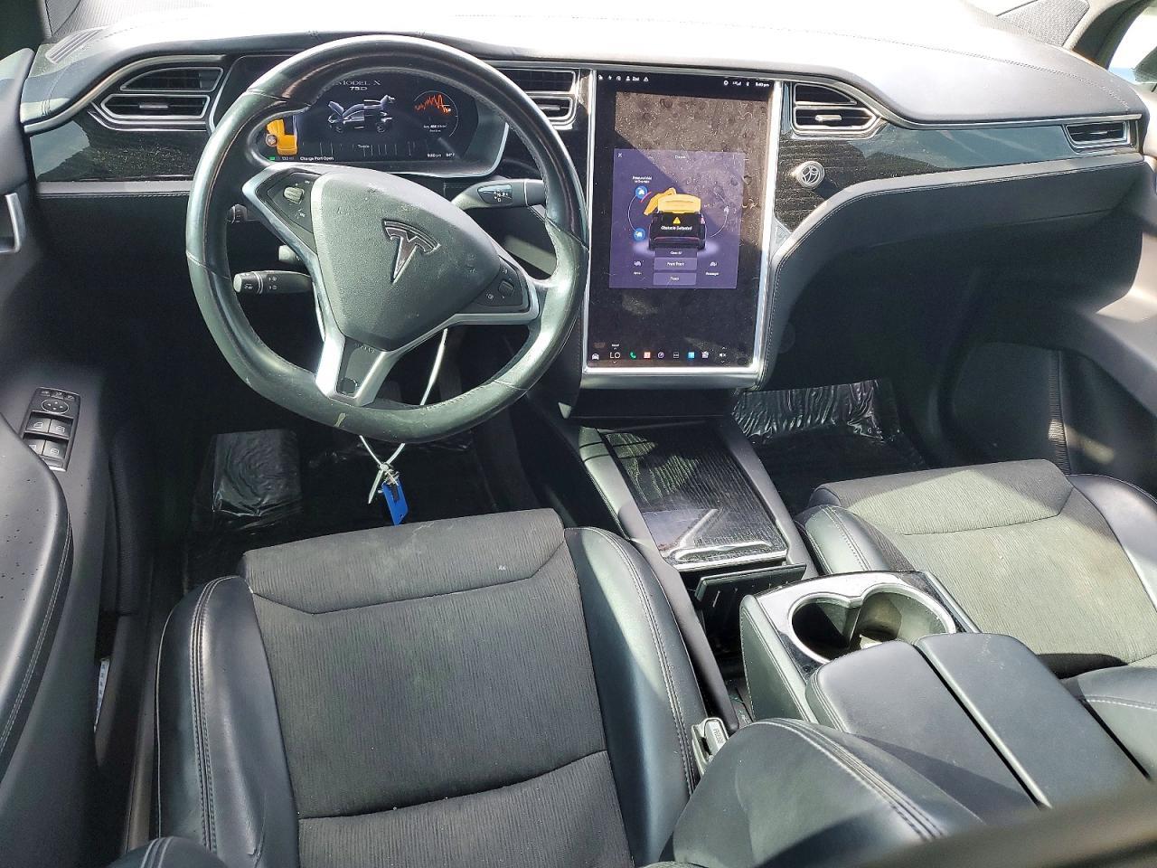 2017 TESLA MODEL X — Фото 8 из 12
