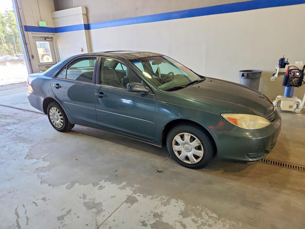2004 TOYOTA CAMRY LE — Фото 4 из 12