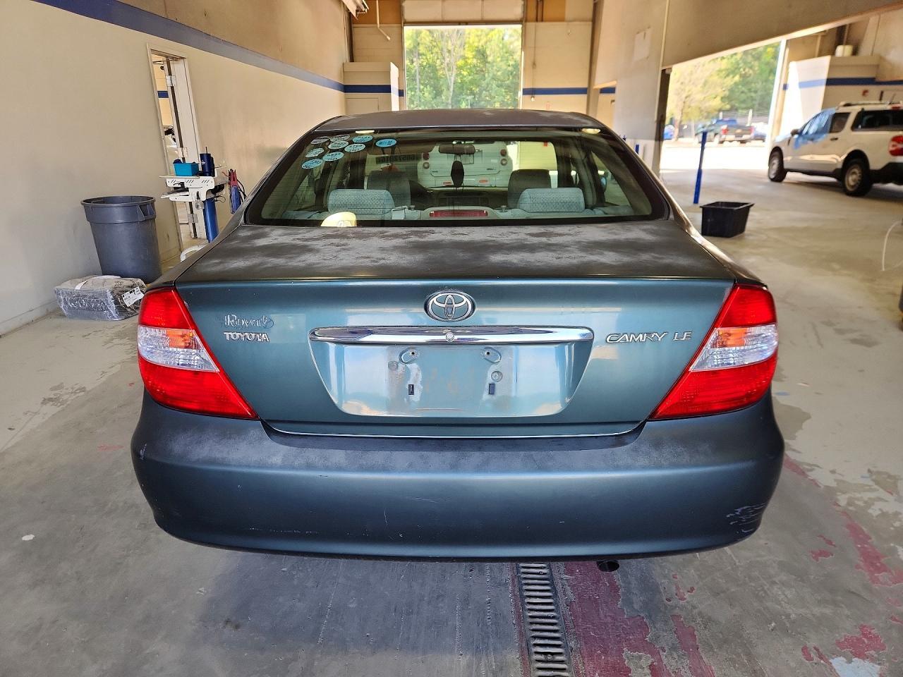 2004 TOYOTA CAMRY LE — Фото 6 из 12