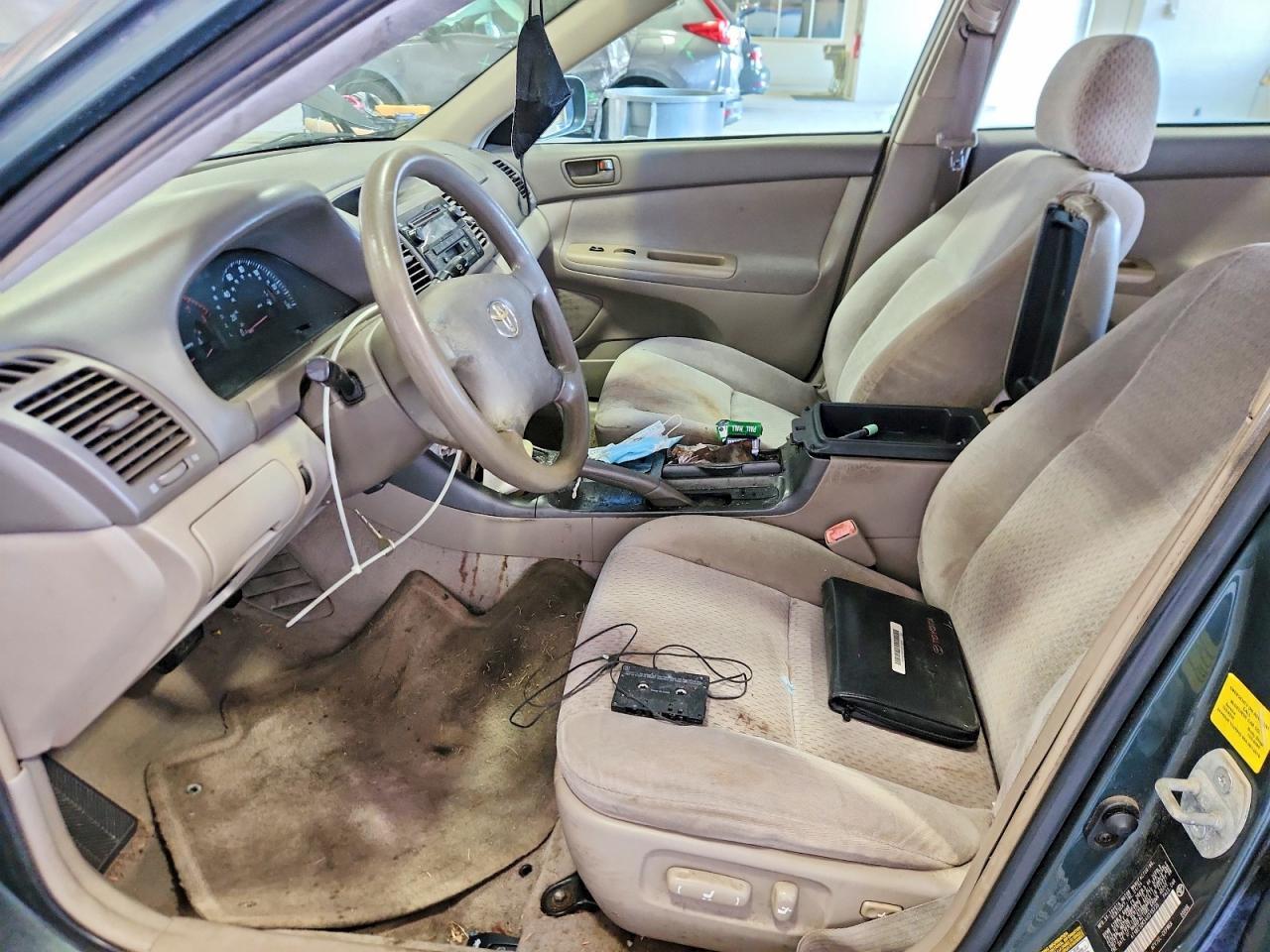 2004 TOYOTA CAMRY LE — Фото 7 из 12
