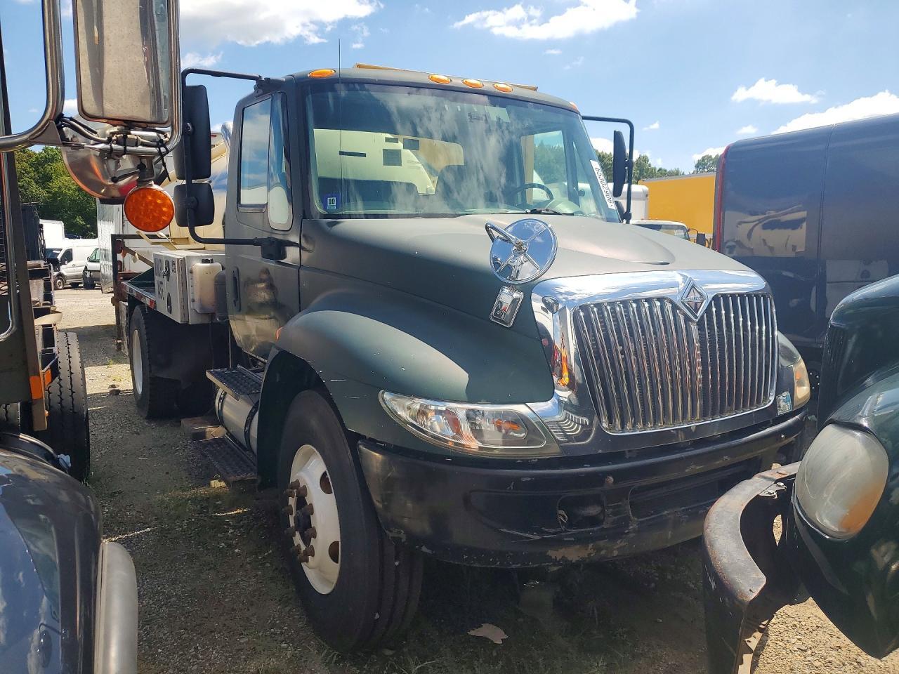 2005 INTERNATIONAL 4300 TANK TRUCK — Фото 4 из 12