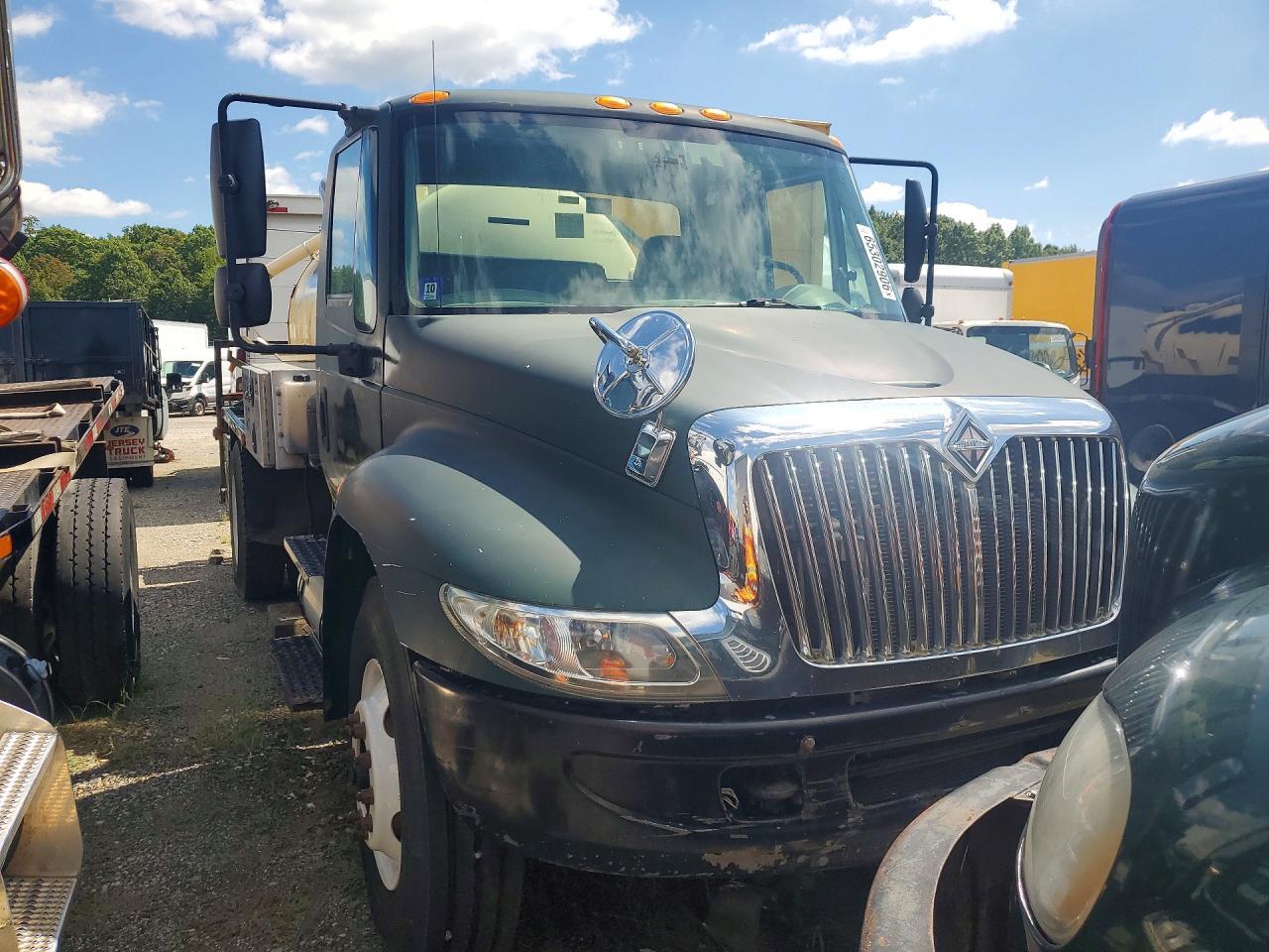 2005 INTERNATIONAL 4300 TANK TRUCK — Фото 5 из 12