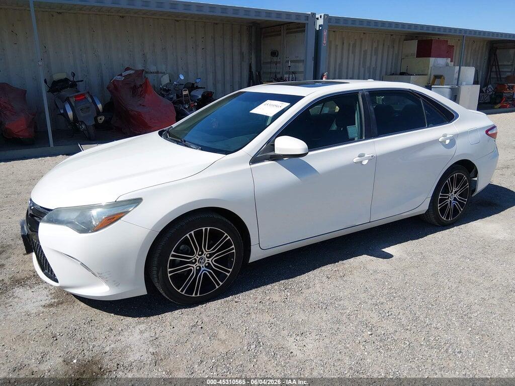 4T1BF1FK5GU545471 2016 TOYOTA CAMRY photo no. 2