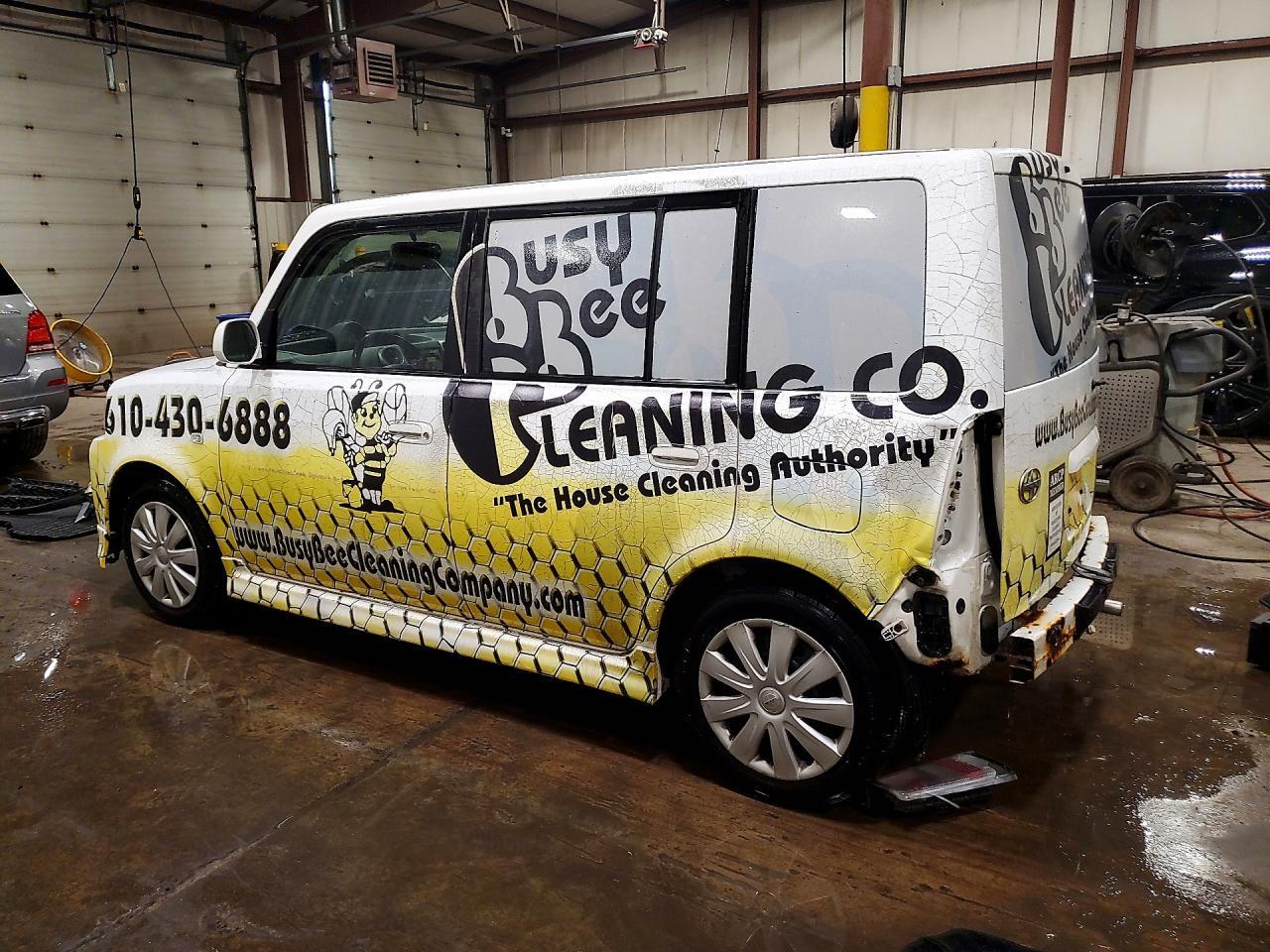 JTLKT324654029203 2005 SCION XB photo no. 2