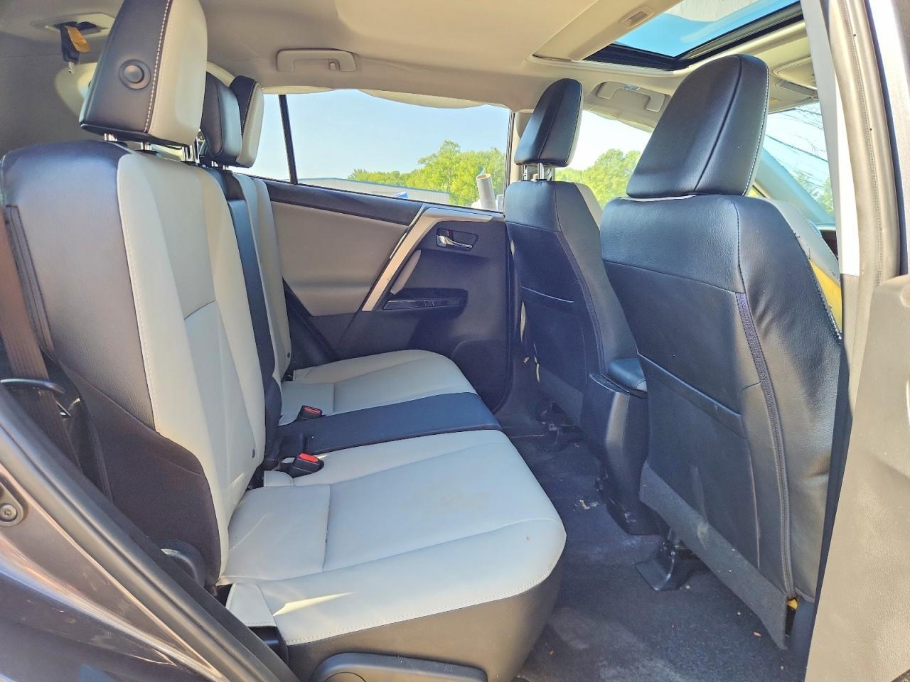 2017 TOYOTA RAV4 LIMITED — Фото 10 из 12