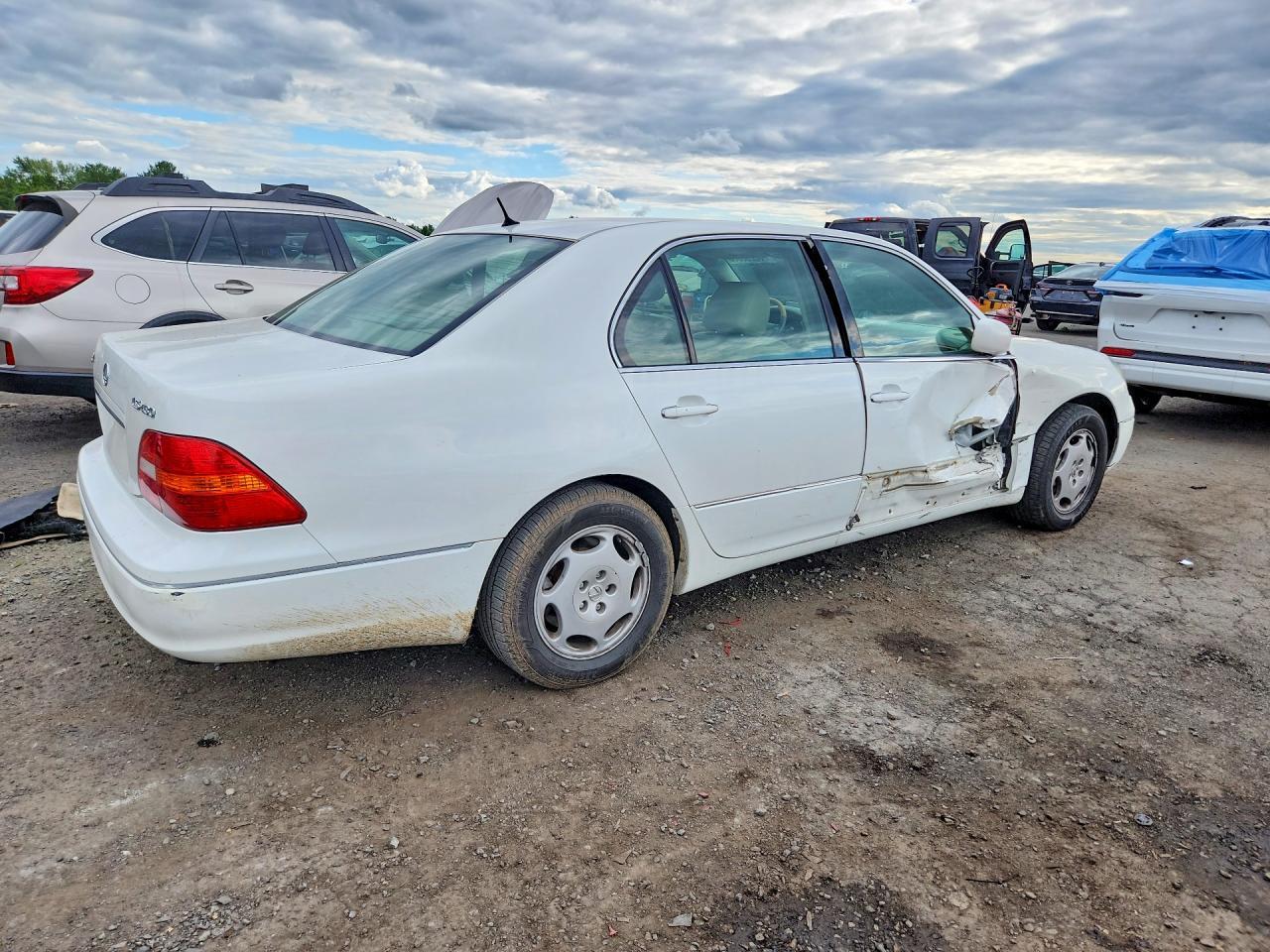 2001 LEXUS LS 430 — Фото 3 из 13