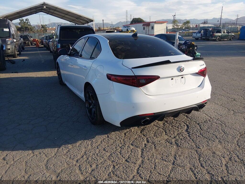 2019 ALFA ROMEO GIULIA TI SPORT RWD — Фото 3 из 16