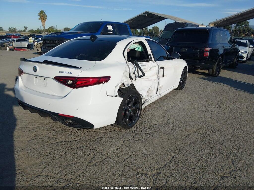 2019 ALFA ROMEO GIULIA TI SPORT RWD — Фото 4 из 16