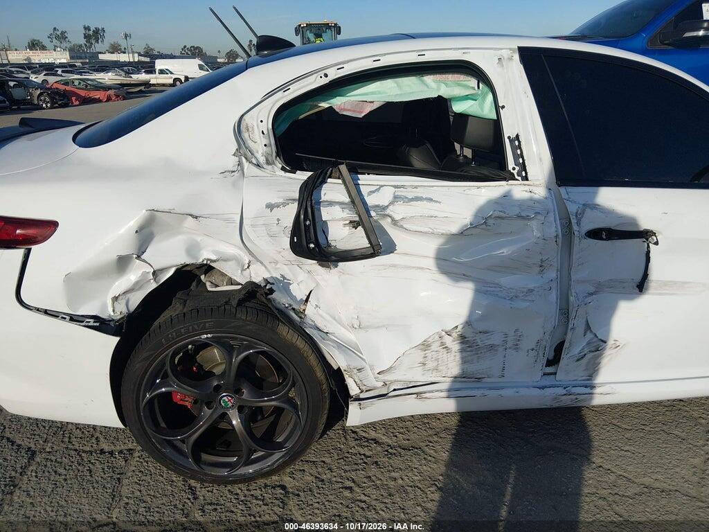 2019 ALFA ROMEO GIULIA TI SPORT RWD — Фото 6 из 16