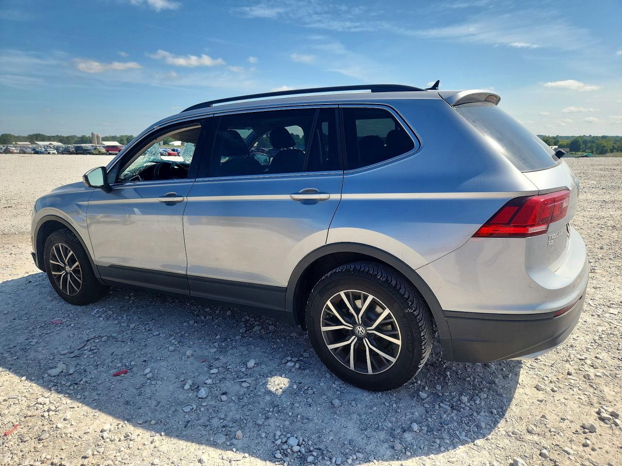 2019 VOLKSWAGEN TIGUAN SE — Фото 2 из 13