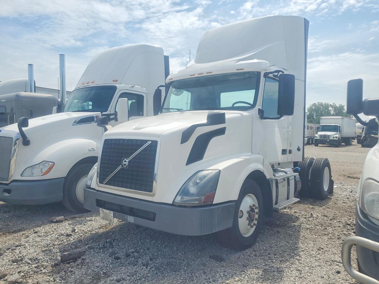 2017 VOLVO VNL 4V4N39TG9HN988005