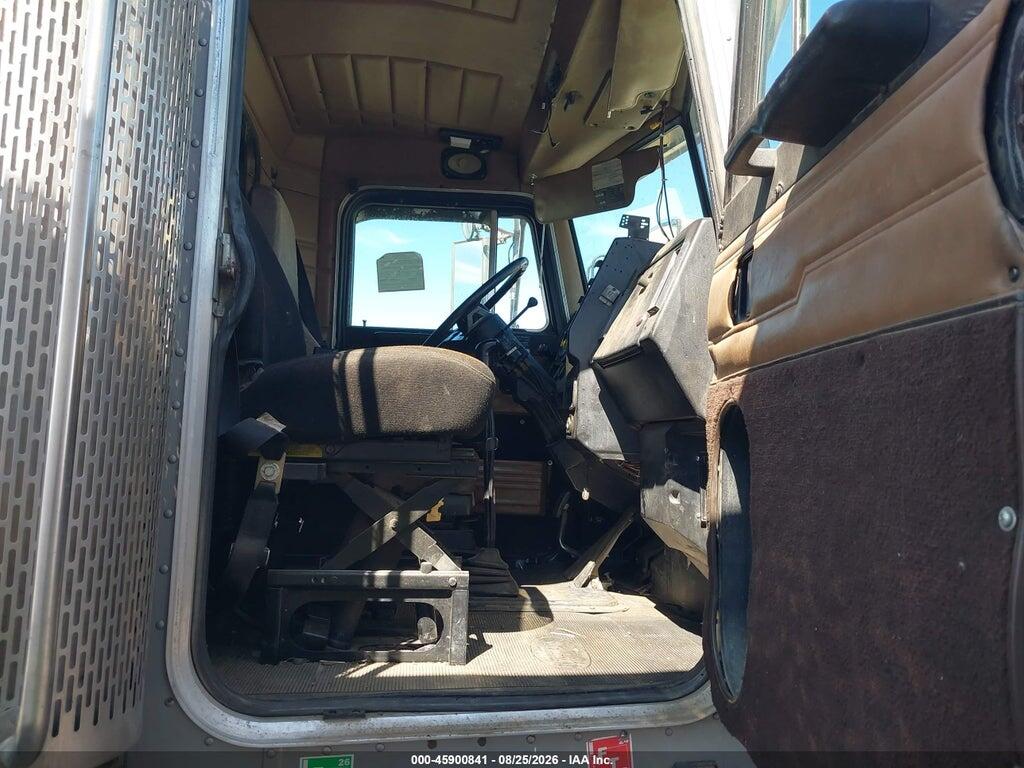 1XPFDB9X9PD327332 1993 PETERBILT 378 photo no. 7
