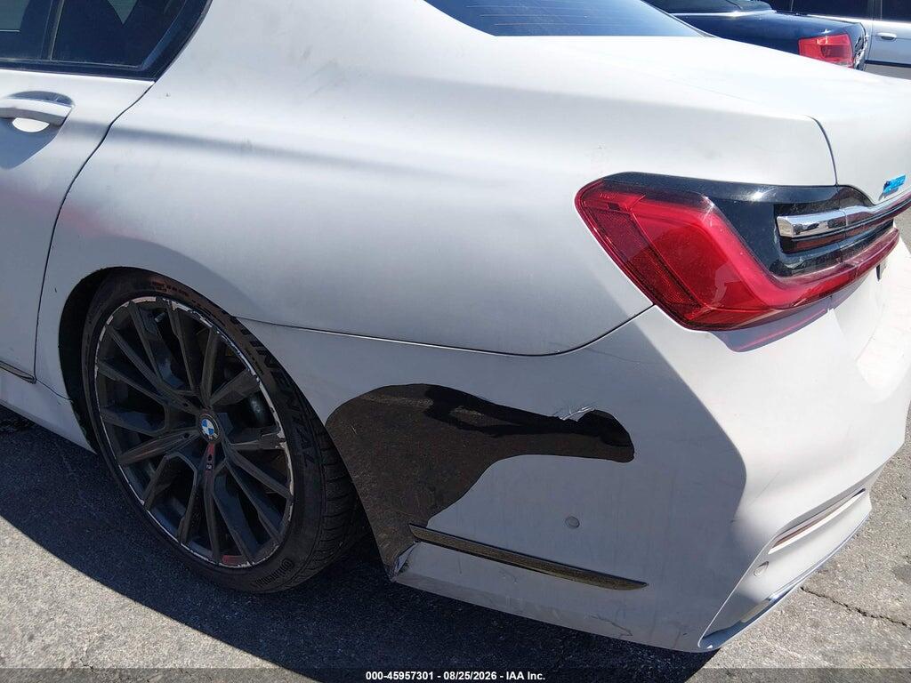 WBA7U2C01MCF12395 2021 BMW 750I photo no. 6