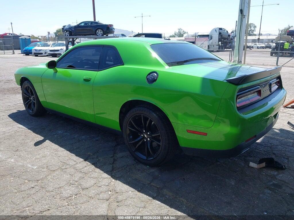 2C3CDZAG6HH592646 2017 DODGE CHALLENGER photo no. 3