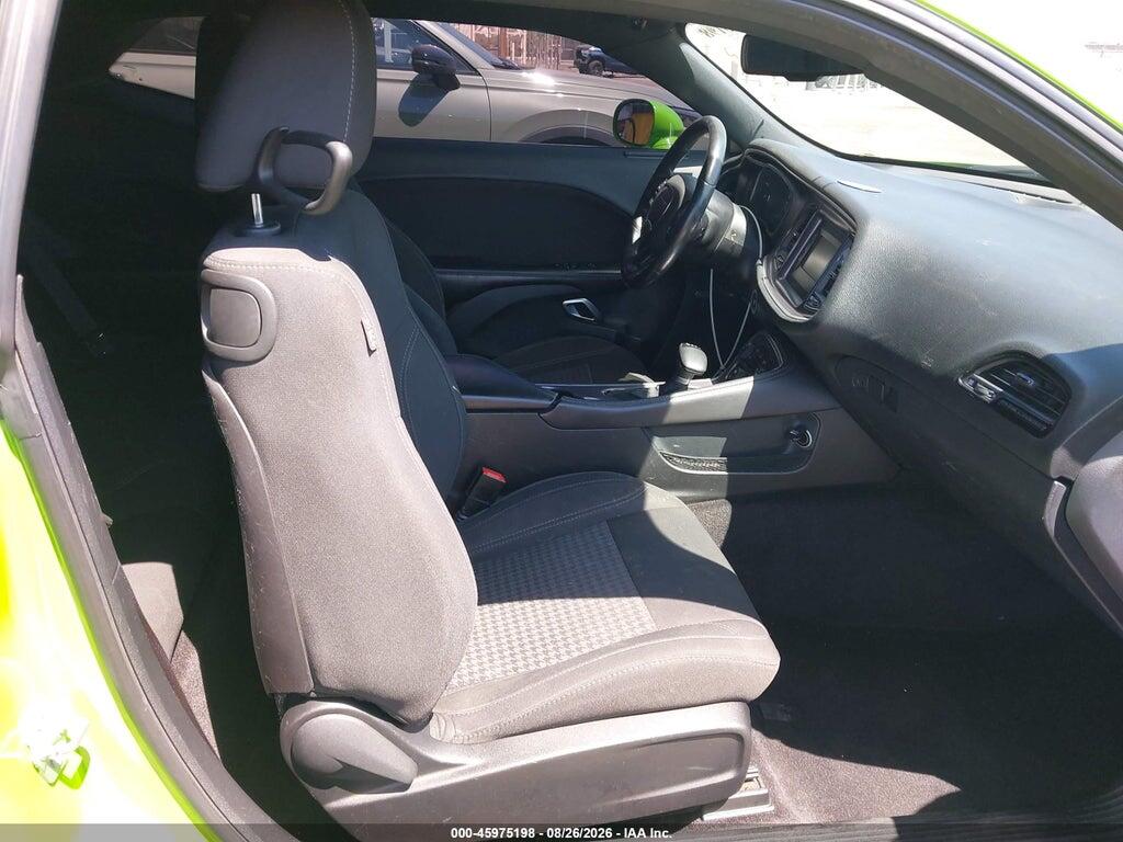 2C3CDZAG6HH592646 2017 DODGE CHALLENGER photo no. 5