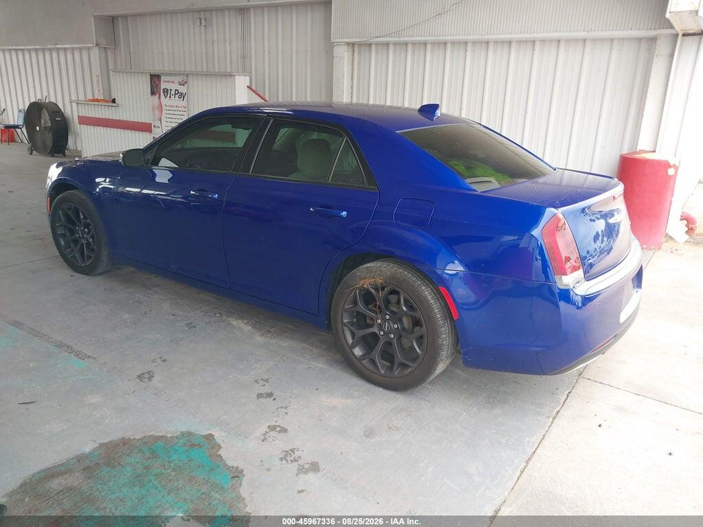 2C3CCAAG8KH710966 2019 CHRYSLER 300 photo no. 3