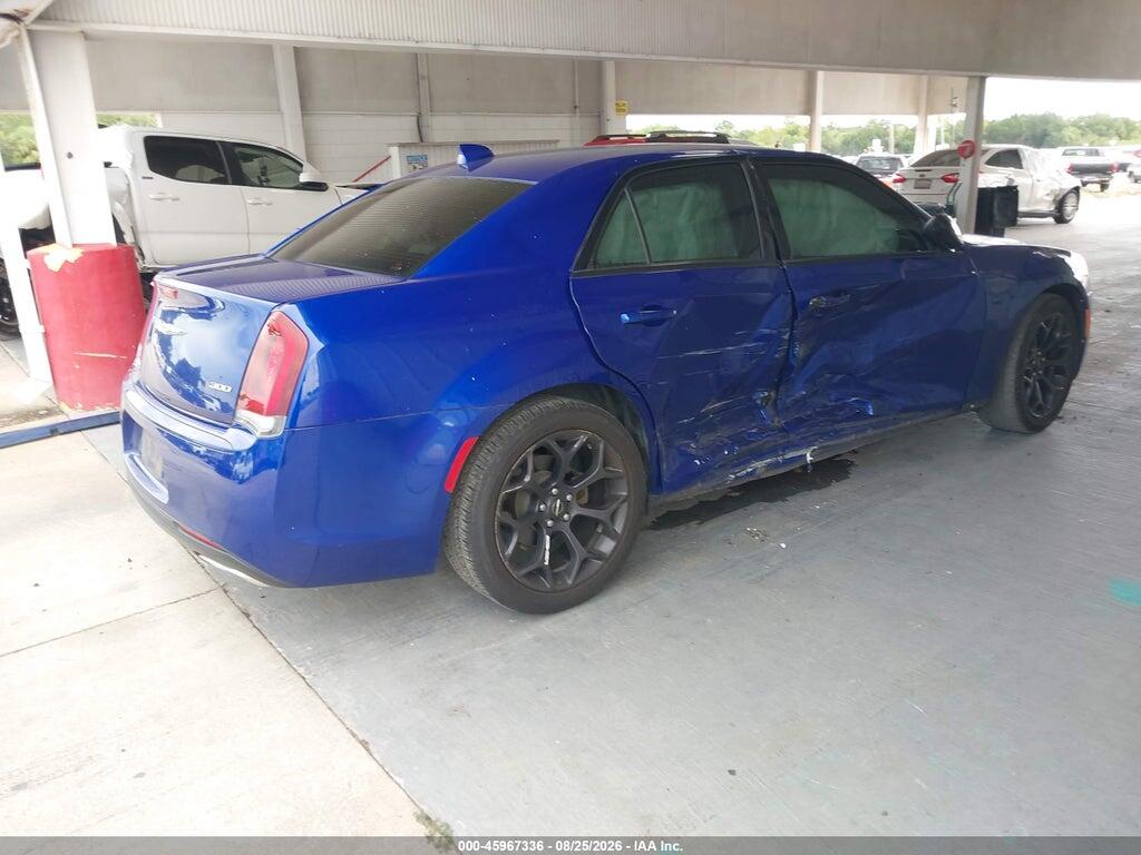 2C3CCAAG8KH710966 2019 CHRYSLER 300 photo no. 4