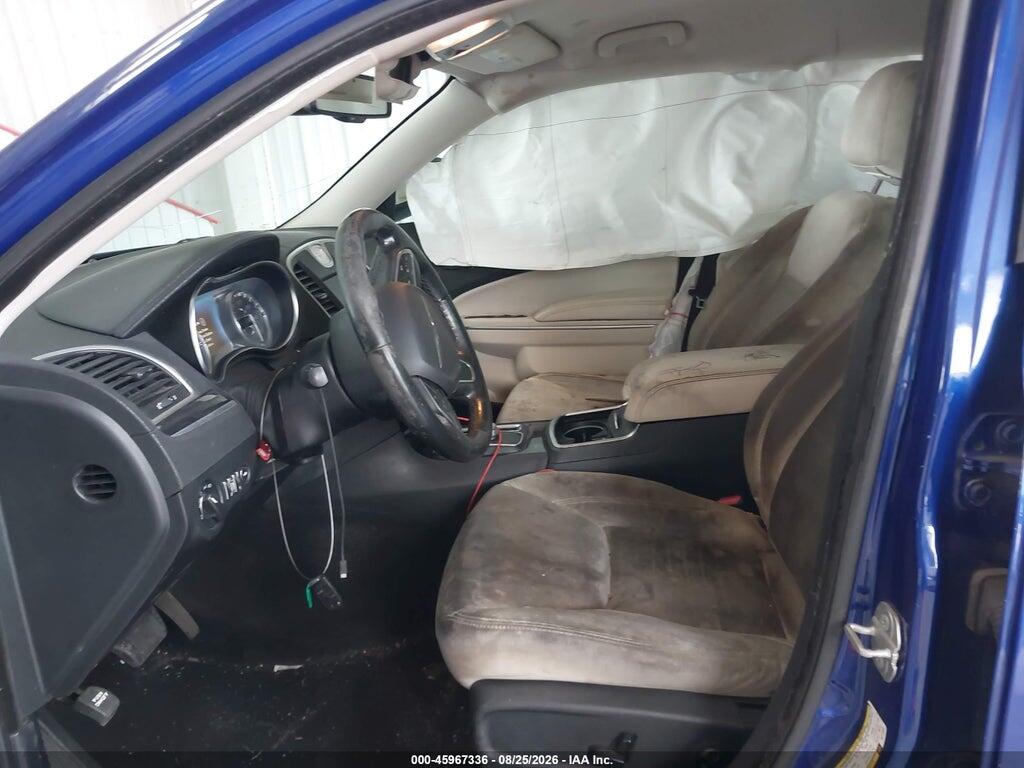 2C3CCAAG8KH710966 2019 CHRYSLER 300 photo no. 5