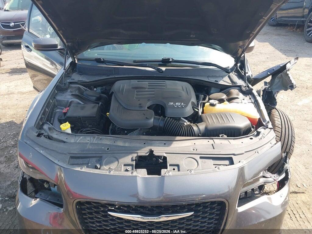 2C3CCAGG5KH586467 2019 CHRYSLER 300 photo no. 10