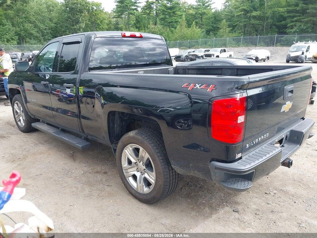 1GCVKPEC2JZ371010 2018 CHEVROLET SILVERADO 1500 photo no. 3