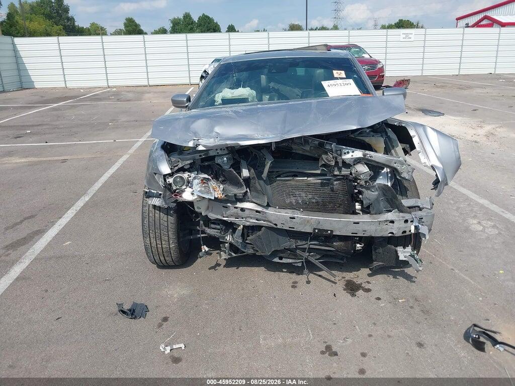 2C3CCABG1JH301415 2018 CHRYSLER 300 photo no. 11