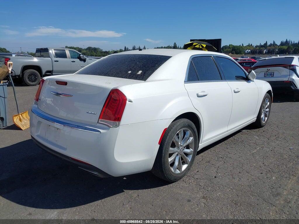 2C3CCARG1FH792887 2015 CHRYSLER 300 photo no. 4